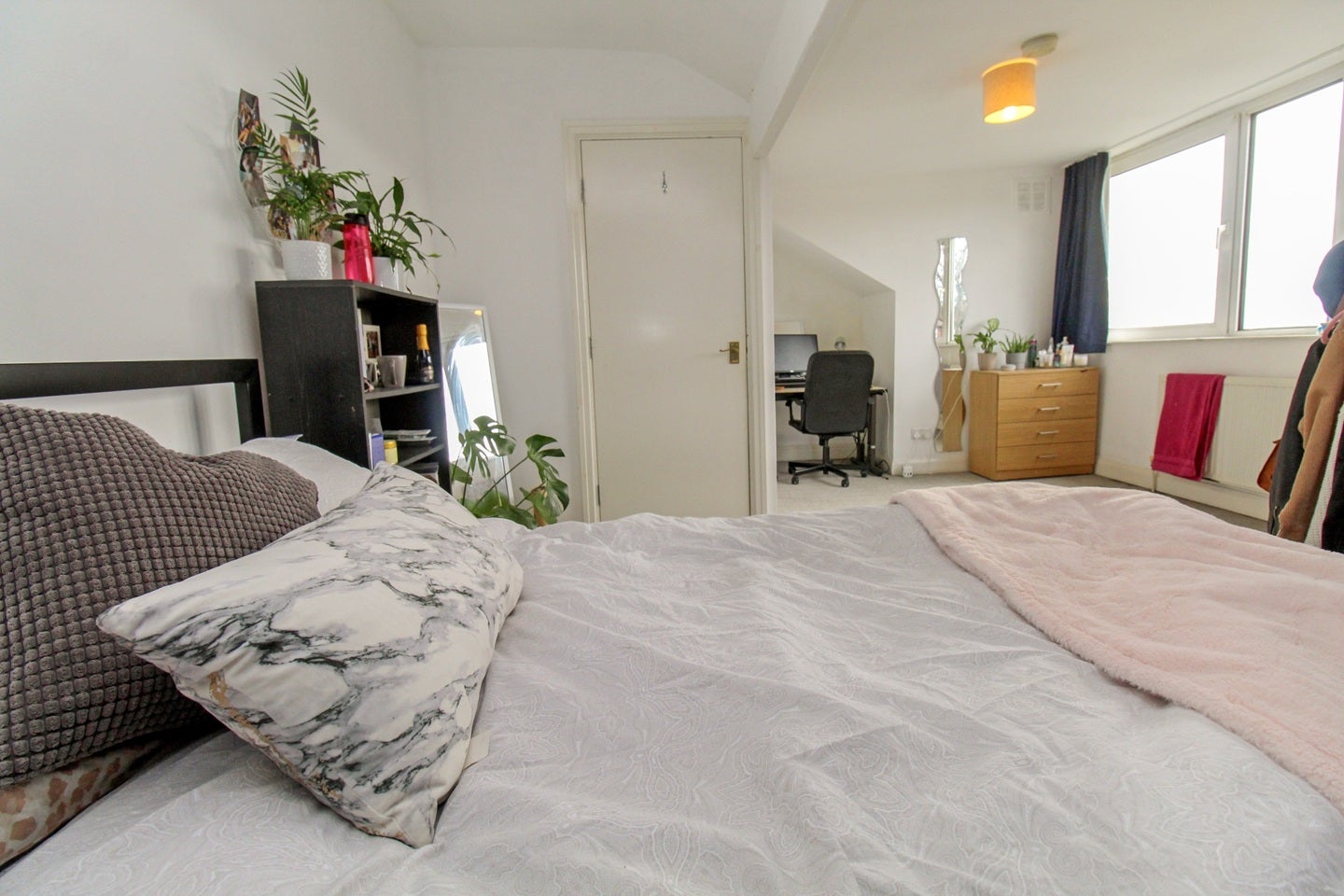Room St Ann's Avenue in Leeds