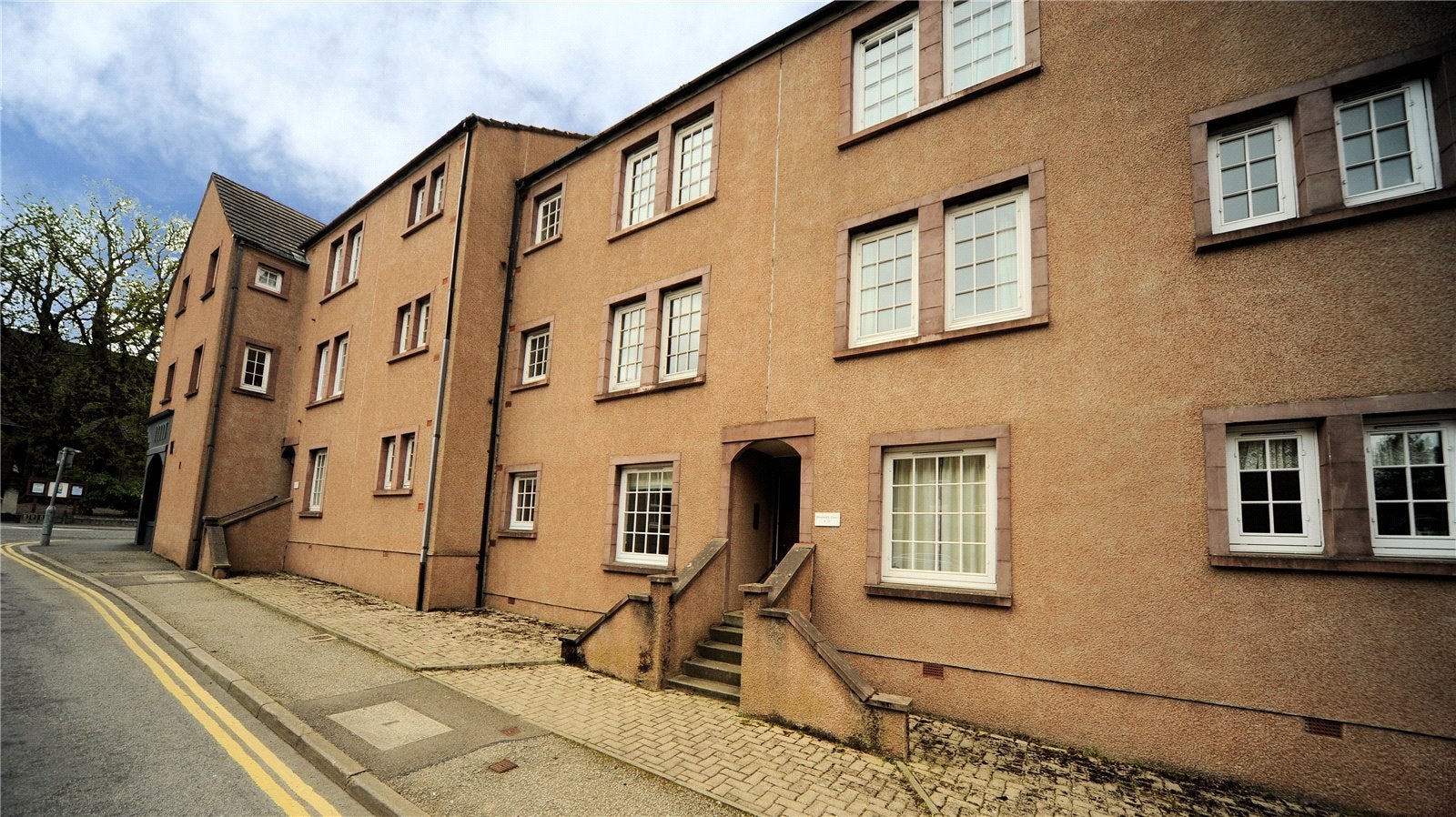 Flat Kinneskie Road in Banchory