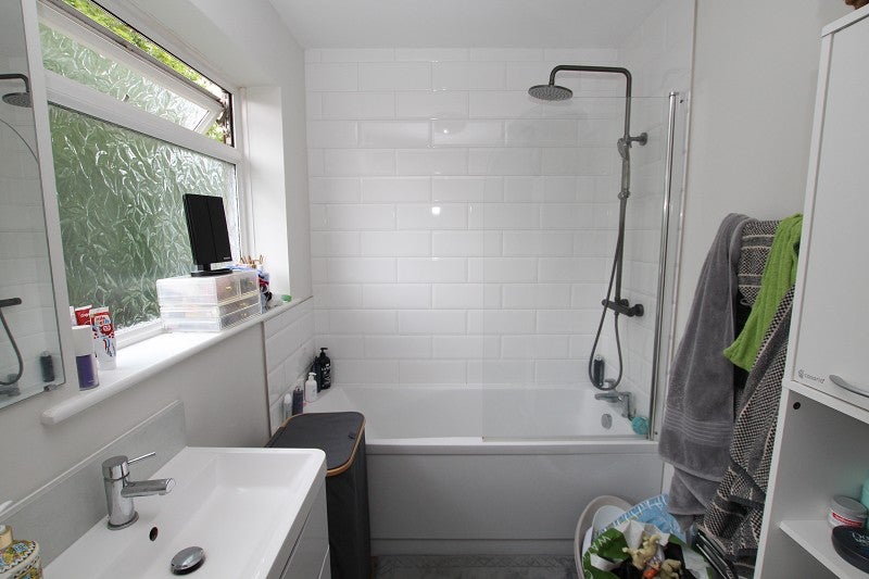 Flat Manning Close in Mid Sussex