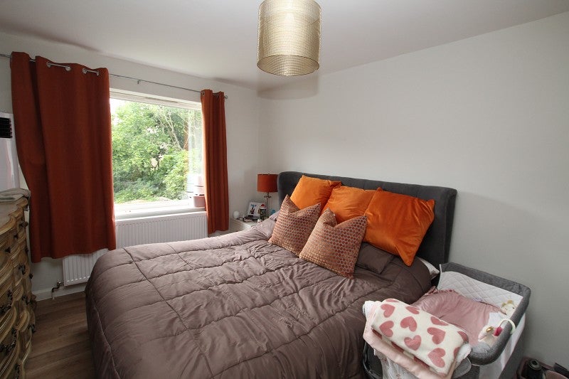 Flat Manning Close in Mid Sussex