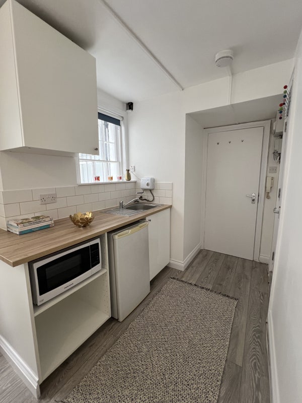 Flat Inverness Terrace in City of Westminster