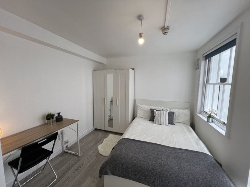 Flat Inverness Terrace in City of Westminster