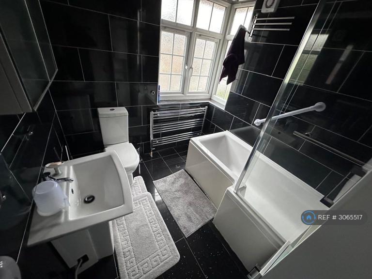 Room Radnor Way in Slough