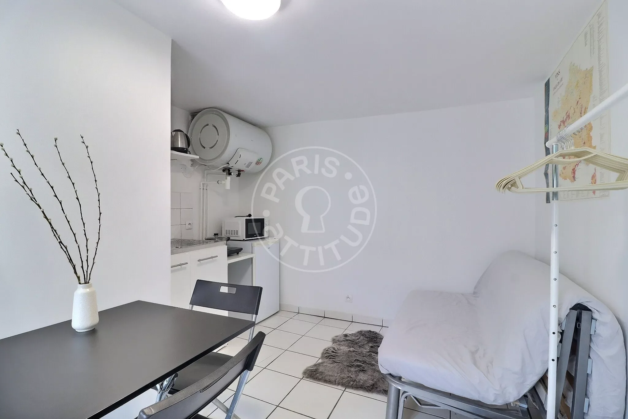 Chambre Rue Léopold-Bellan à Paris