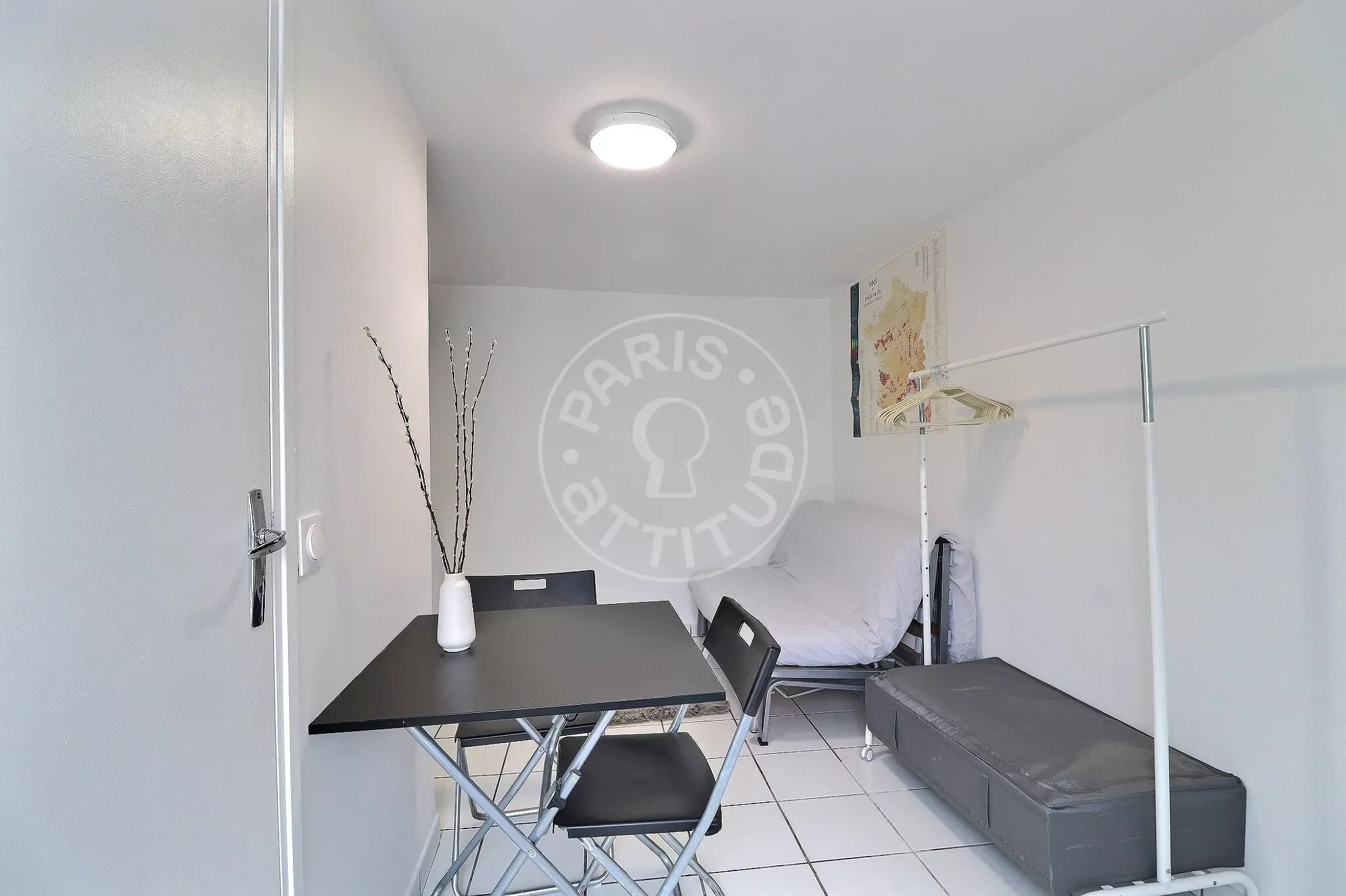 Chambre Rue Léopold-Bellan à Paris