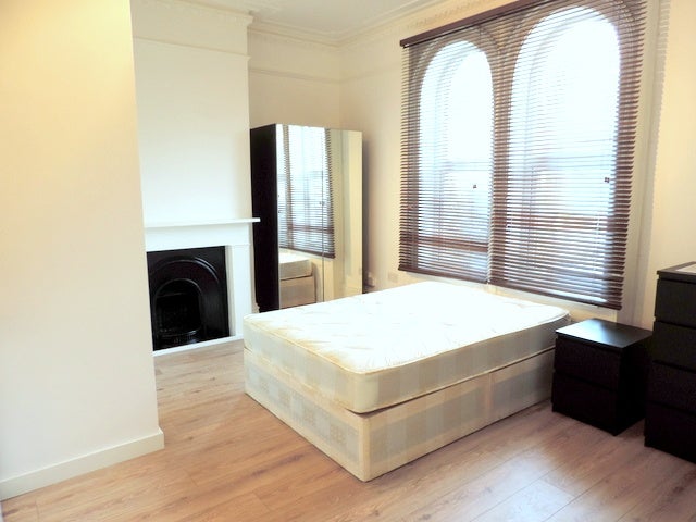 Room Burrage Road in Greater London