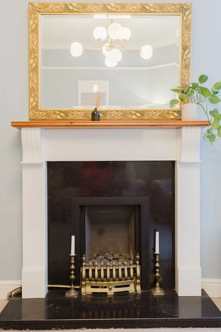 Flat Atkins Road in Greater London