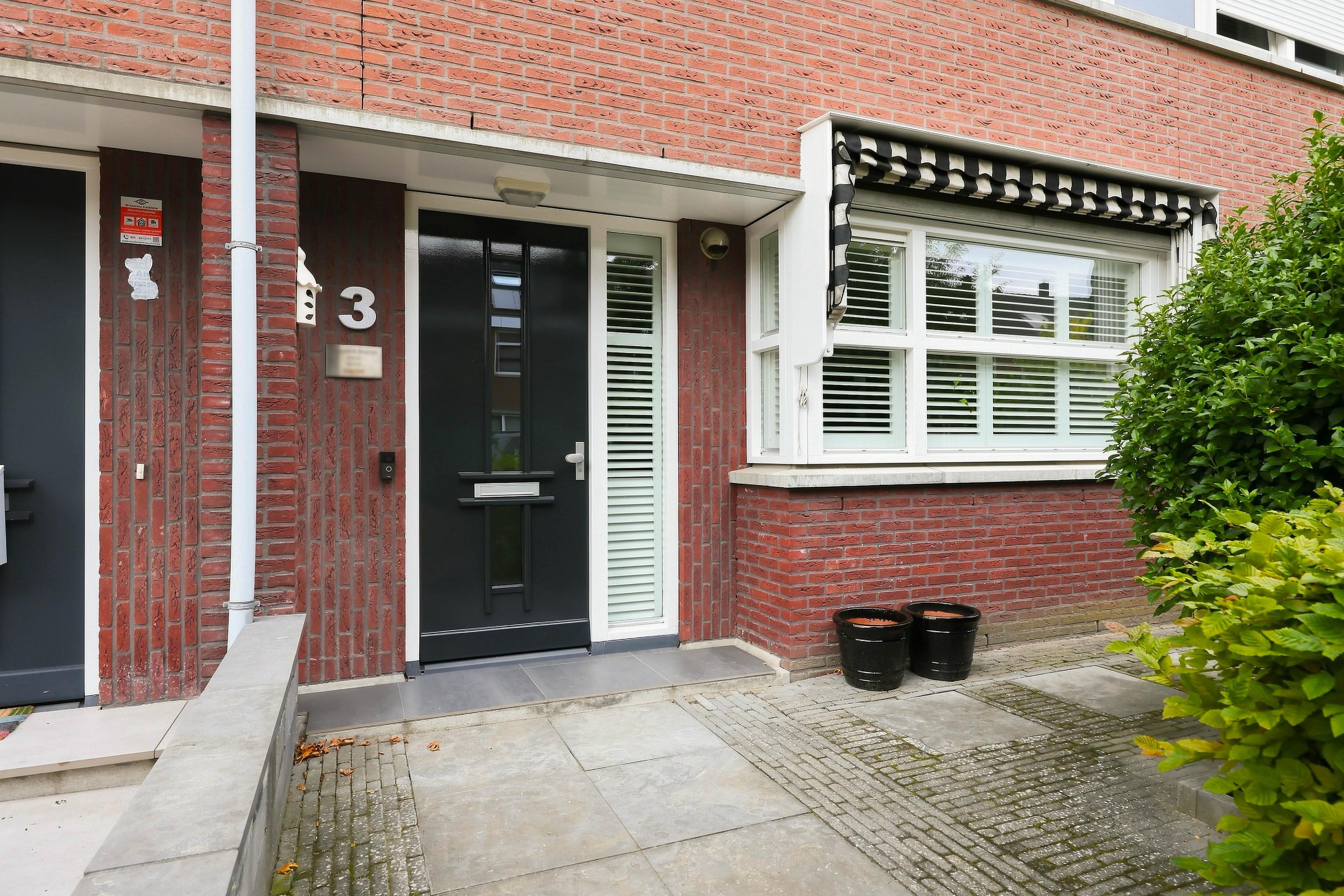 Tussenwoning te koop: Isa van Eeghenlaan 3, Beverwijk