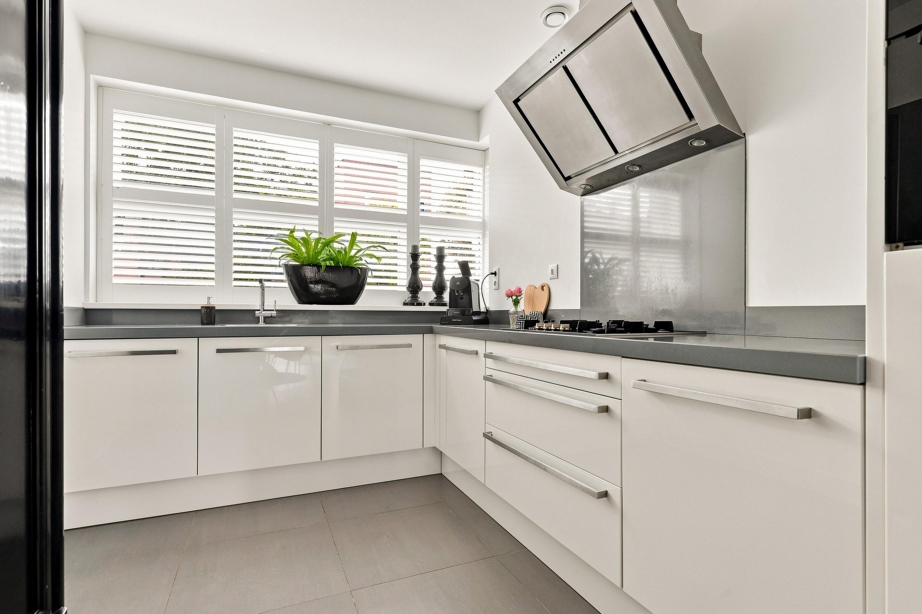 Tussenwoning te koop: Isa van Eeghenlaan 3, Beverwijk
