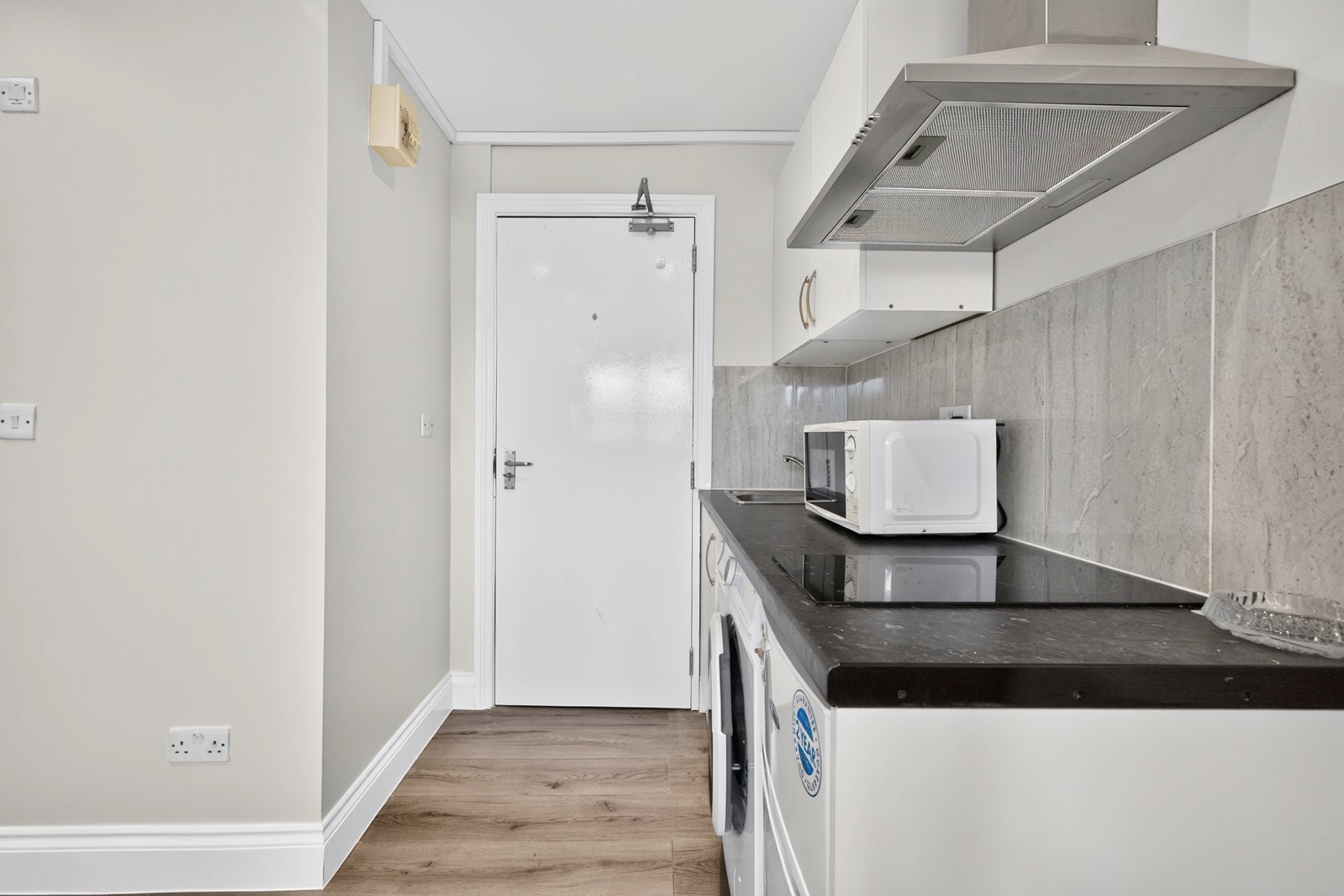 Flat Timberwharf Road in Greater London