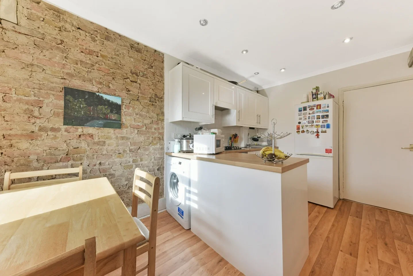 Flat Churchfield Road in Greater London
