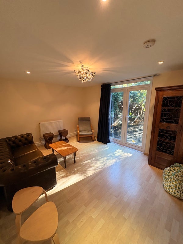 Room Lennox Road in Greater London
