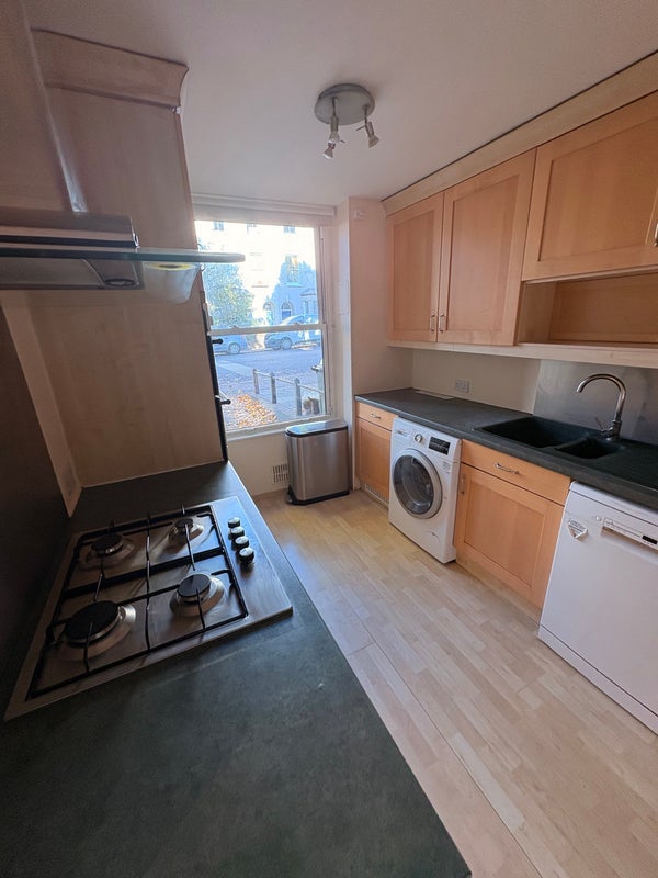 Room Lennox Road in Greater London