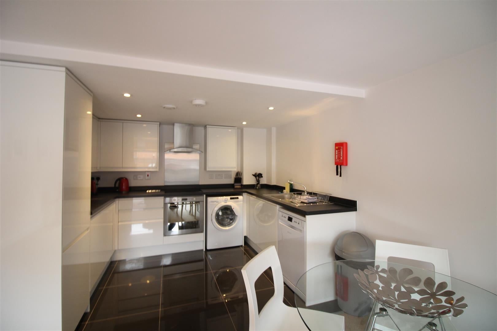 Flat Knoll Road in Surrey Heath