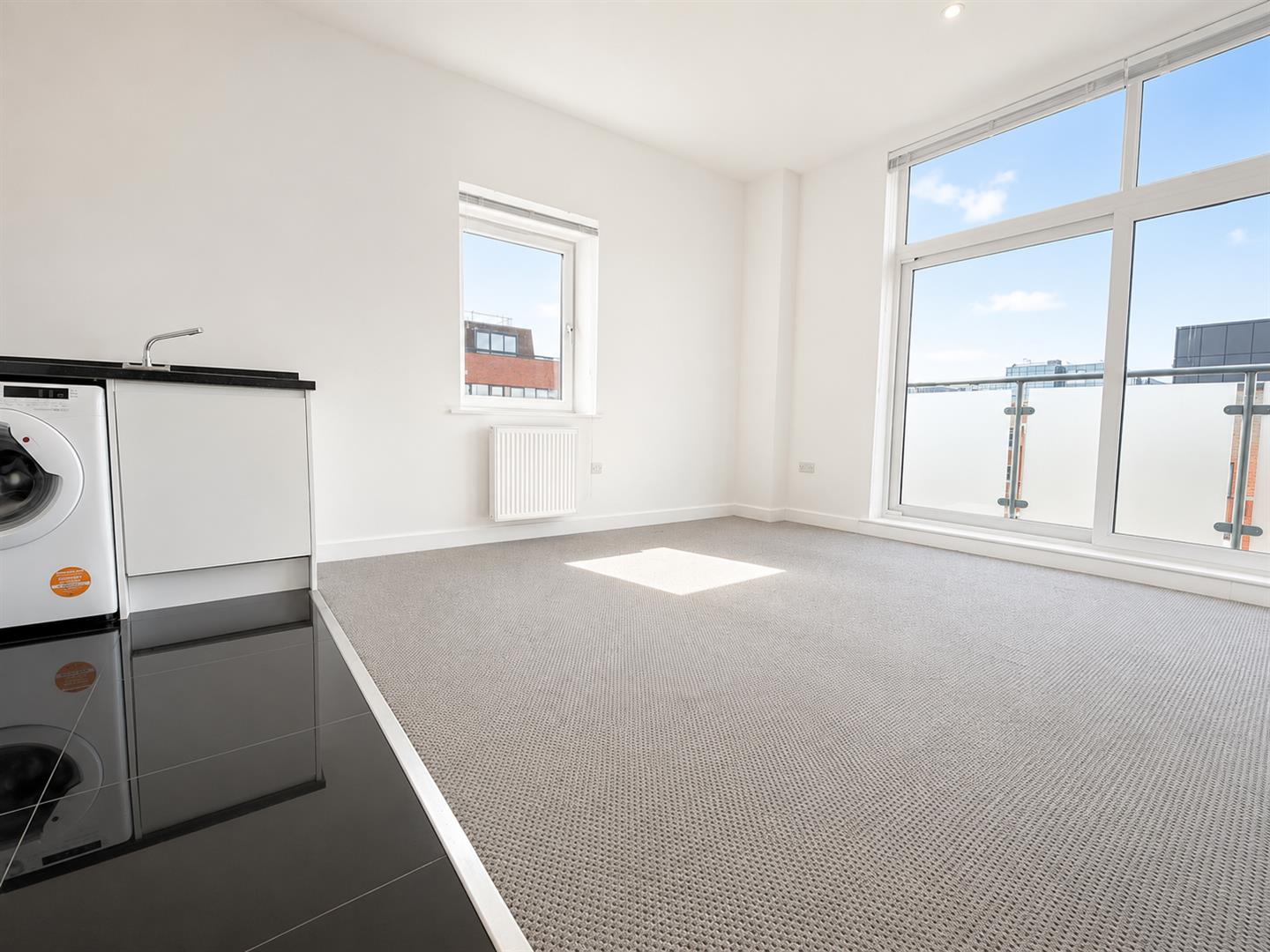 Flat Knoll Road in Surrey Heath