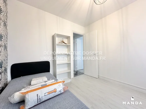 Chambre Rue de Mesly à Créteil