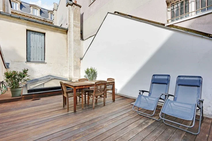 Flat Rue Yves Toudic in Paris