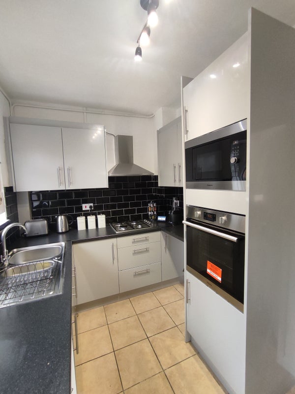 Room Warkworth Road in Greater London