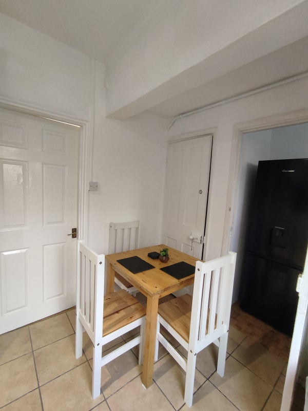 Room Warkworth Road in Greater London