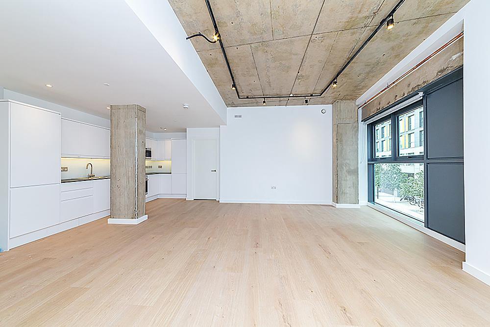 Flat Thurston Road in Greater London