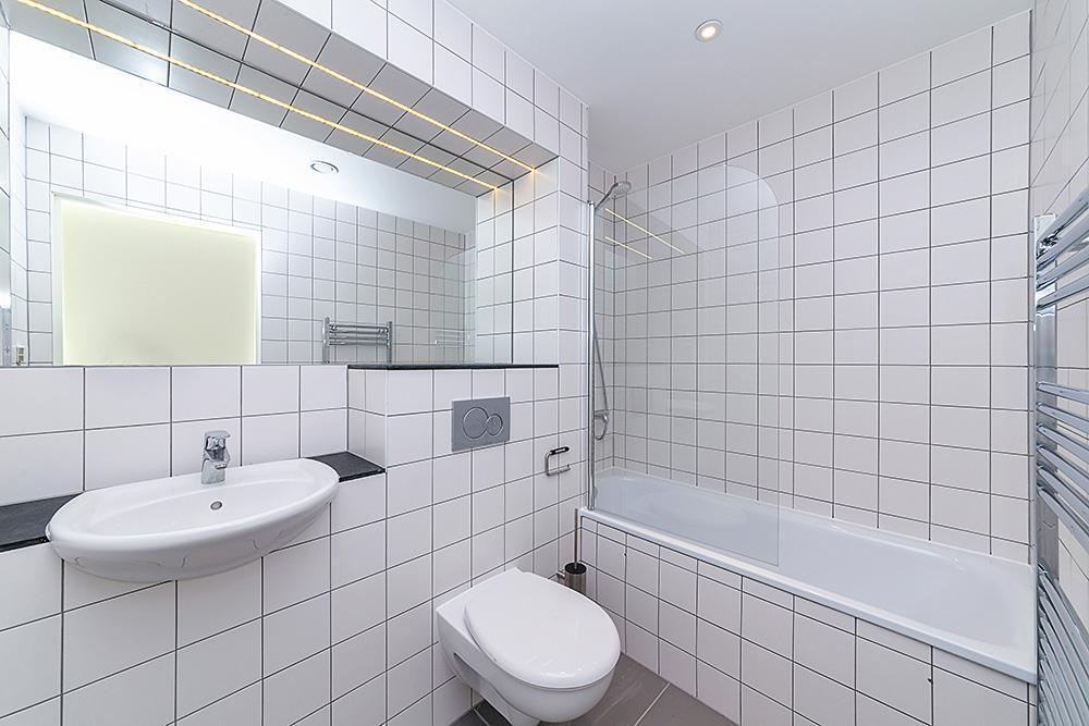 Flat Thurston Road in Greater London