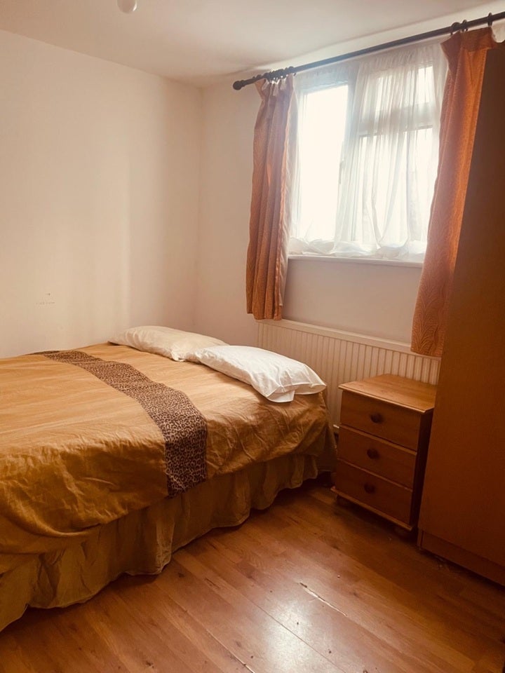 Room Santley Street in Greater London