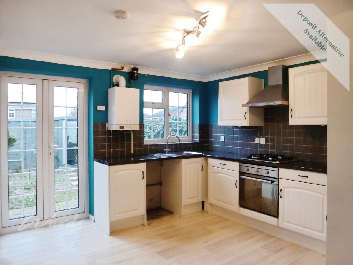 House Gatcombe Close in Chatham