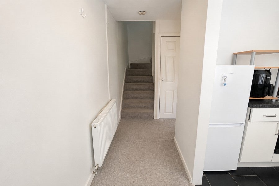 Flat Drummond Road in Guildford