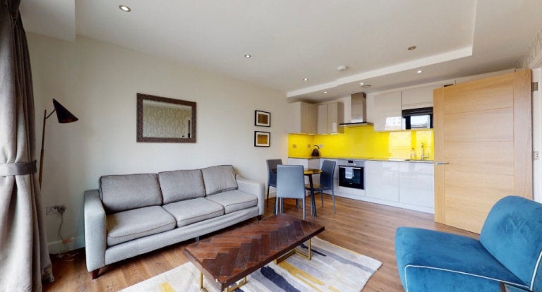 Flat Boyd Street in Greater London