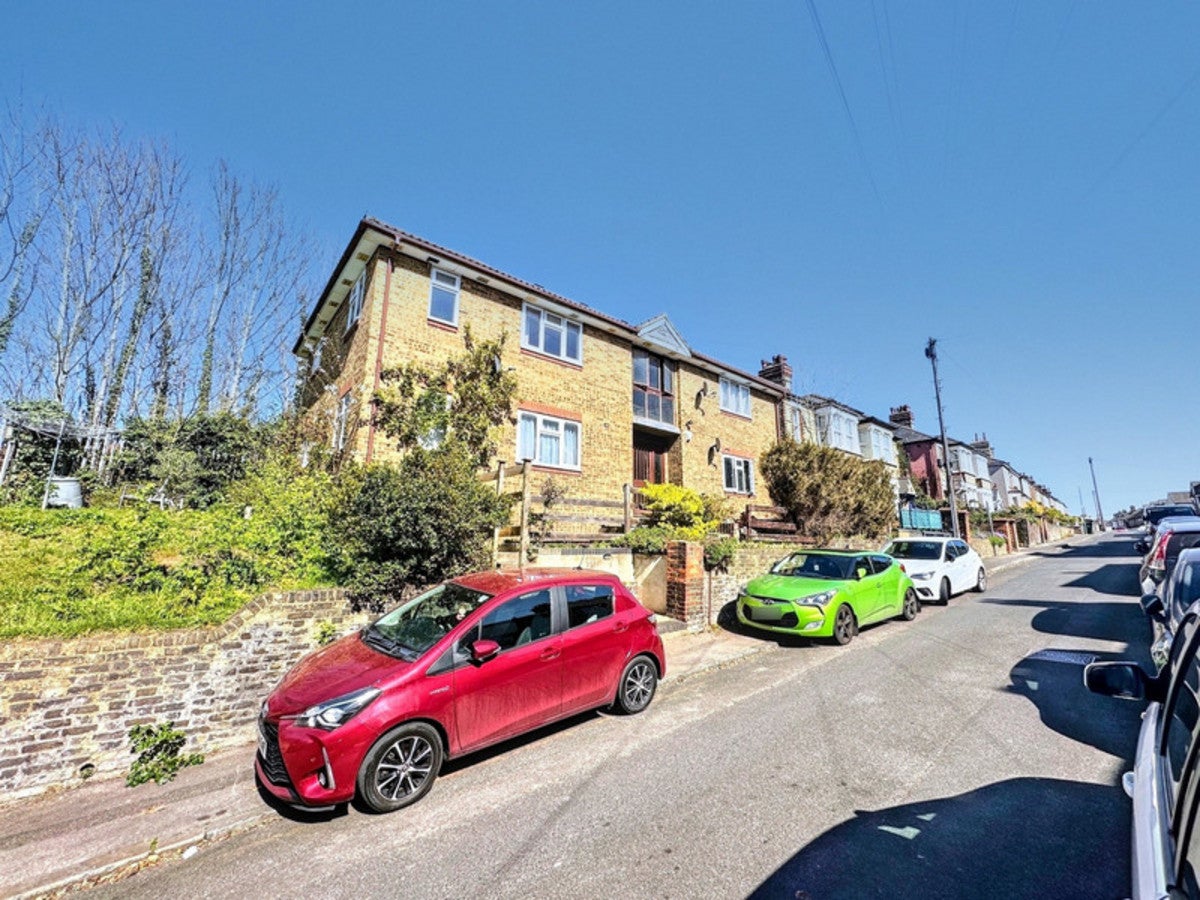 Flat Fulwich Road in Dartford