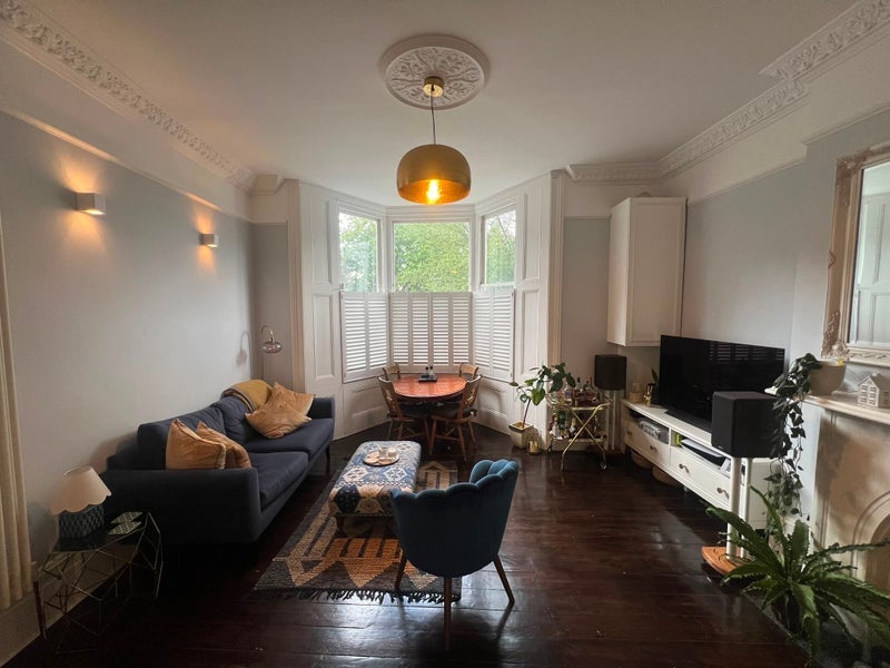 Room Regis Place in Greater London
