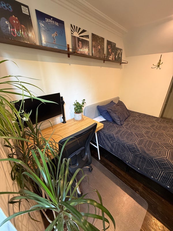 Room Regis Place in Greater London