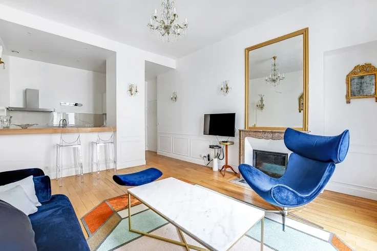 Flat Rue Marbeuf in Paris