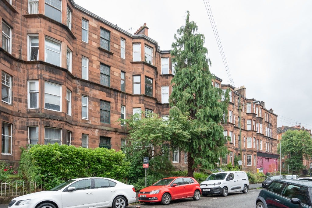 Flat Dudley Drive in Glasgow