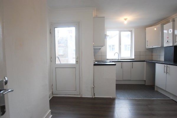 Flat Wythes Road in Greater London