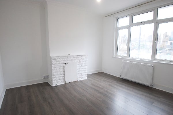 Flat Wythes Road in Greater London