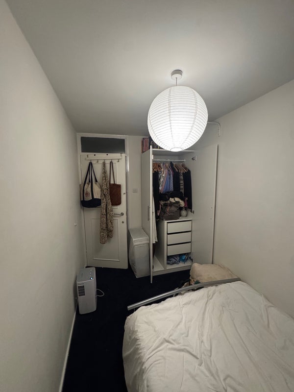 Room Handa Walk in Greater London