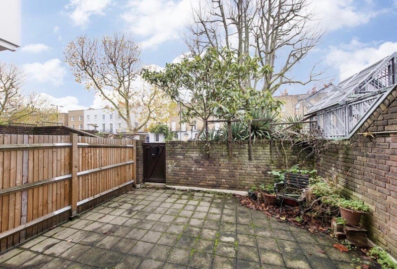 Room Handa Walk in Greater London