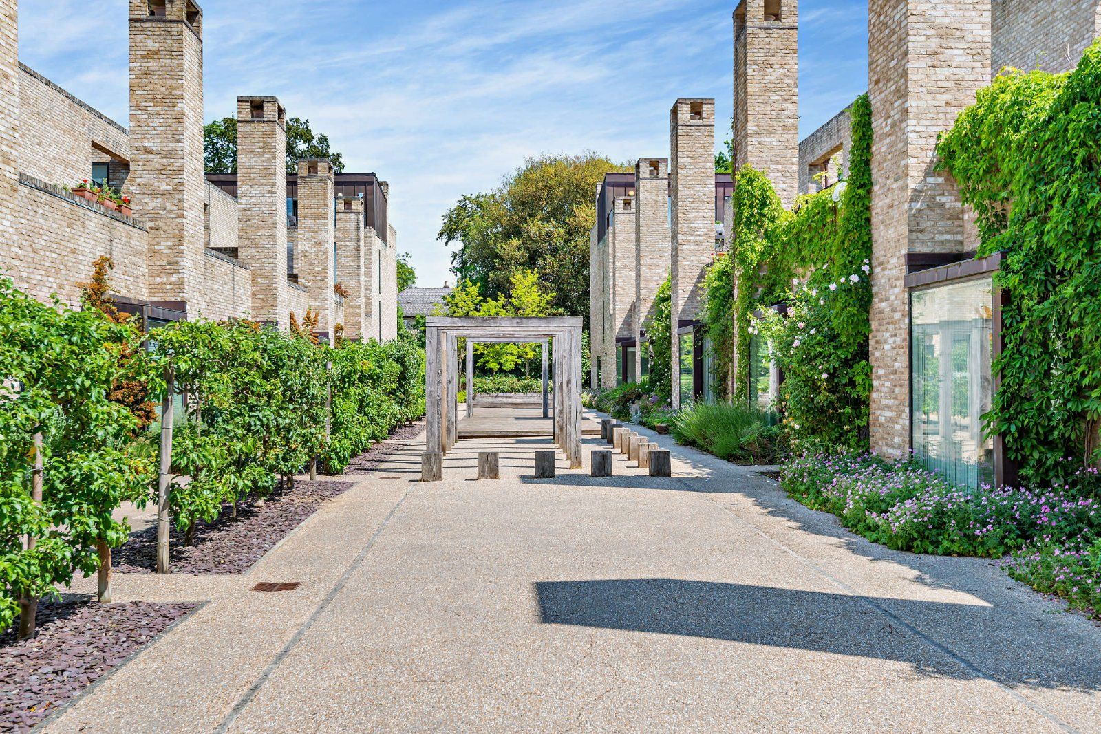 House Henslow Mews in Cambridge