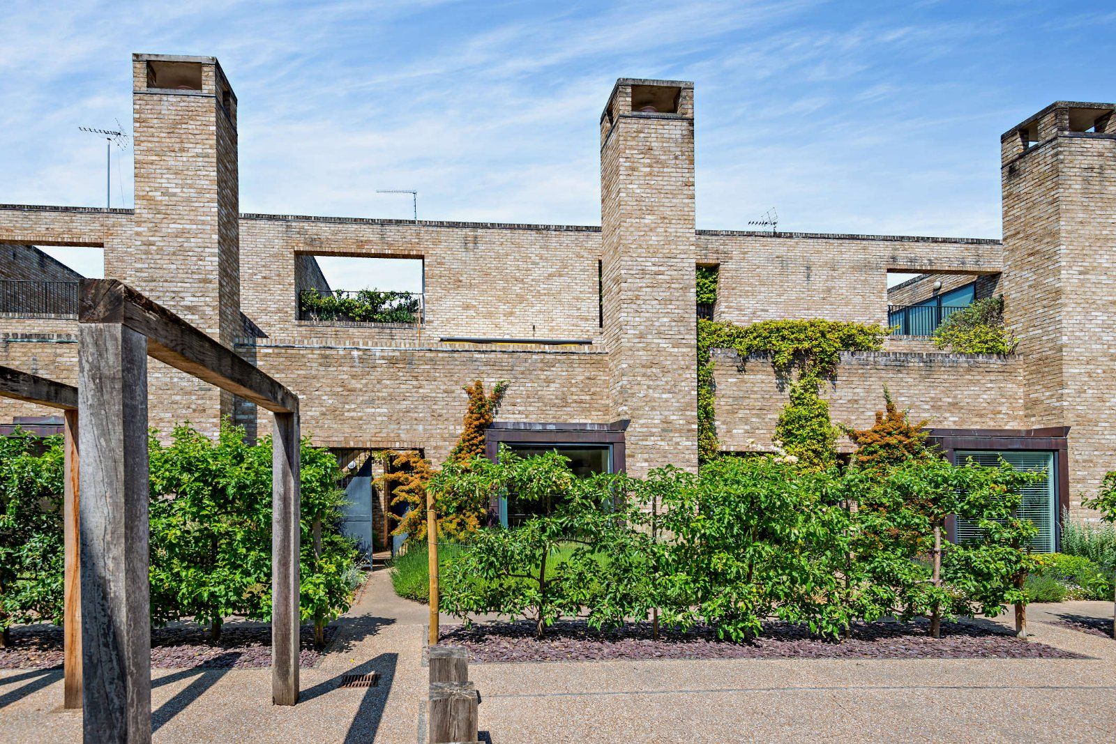House Henslow Mews in Cambridge