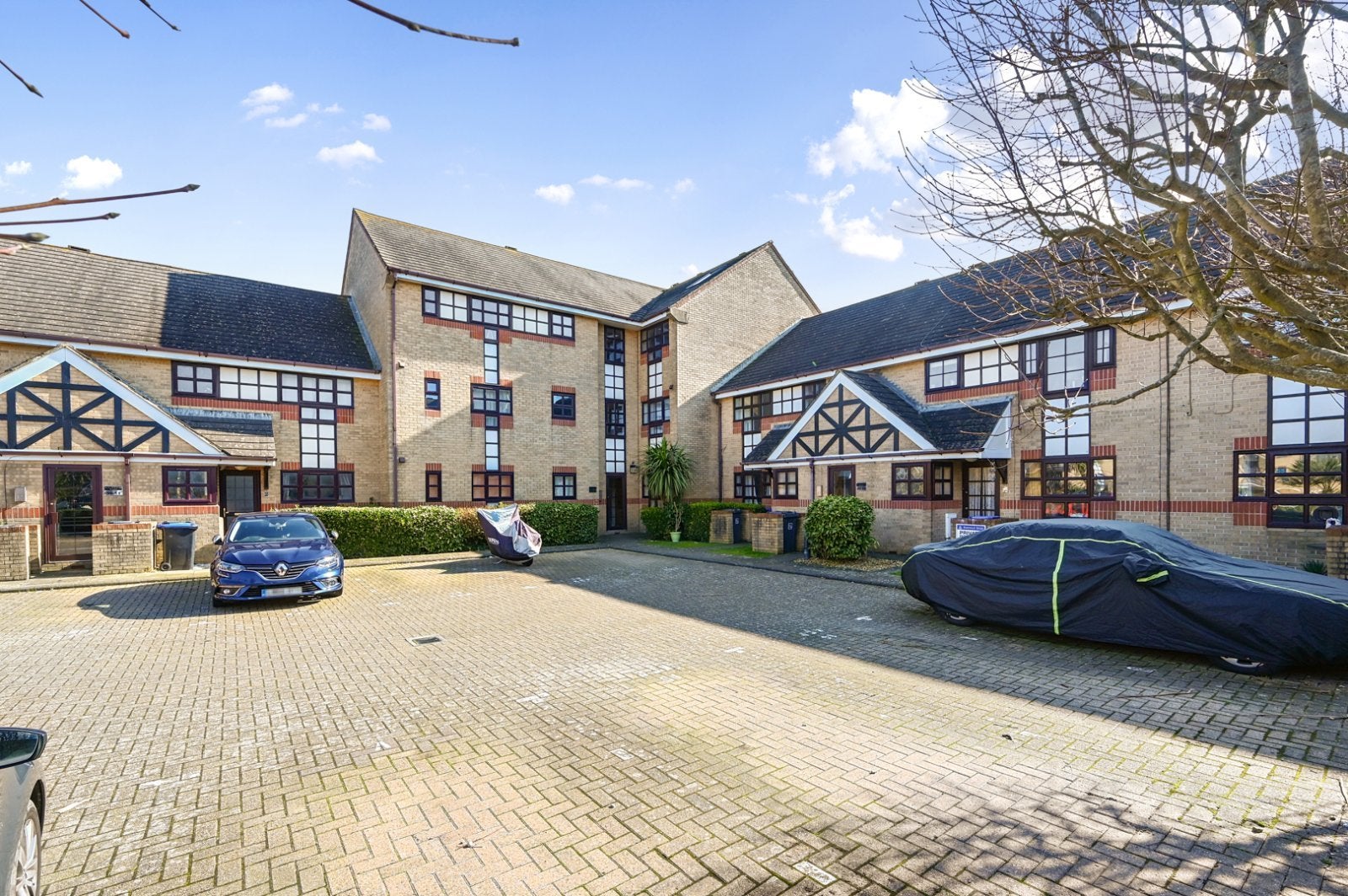 Flat Harbour Way in Adur