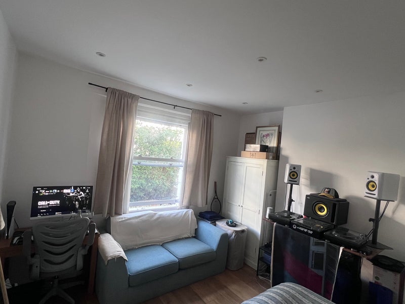 Room Axminster Road in Greater London