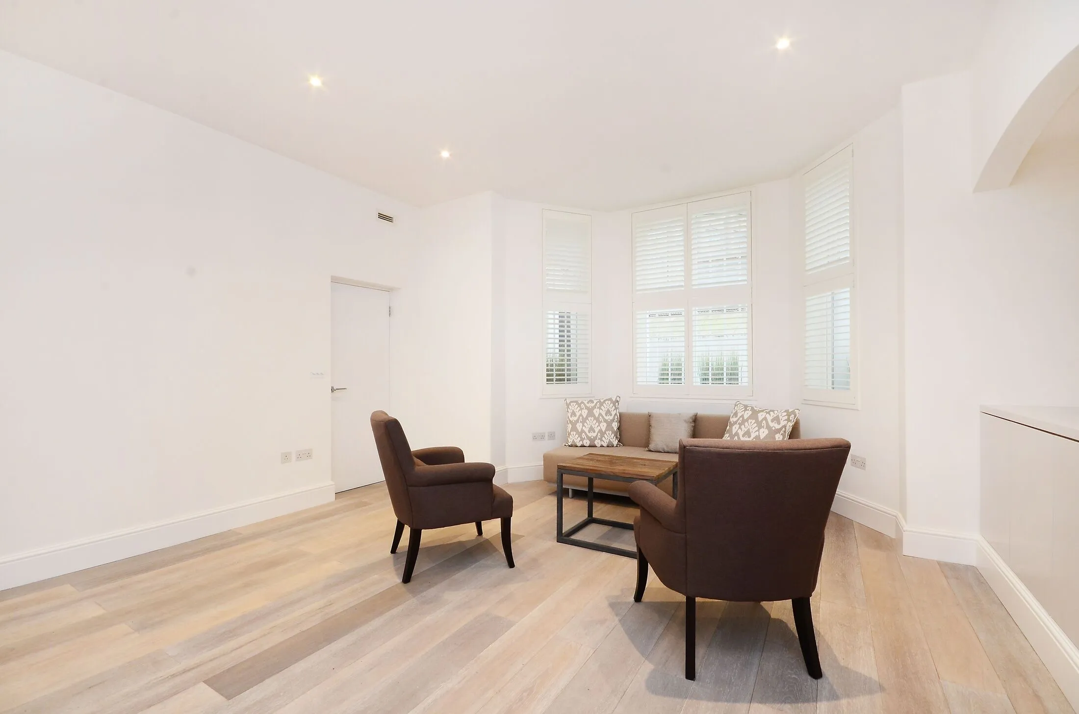 Flat Knaresborough Place in Greater London