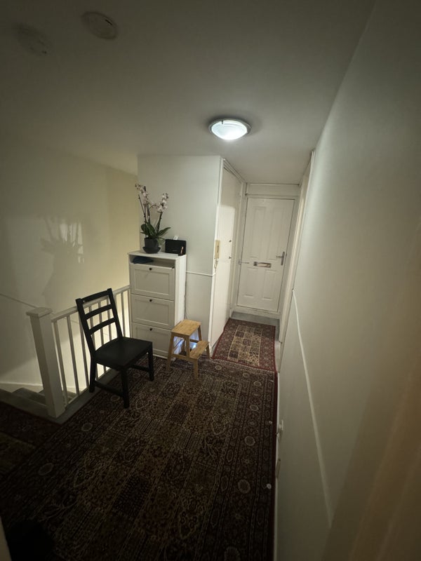Room Old Farm Road in Greater London