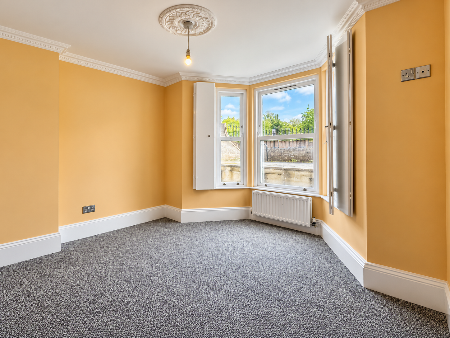 Flat Drayton Park in Greater London