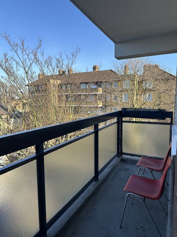 Room Madron Street in Greater London