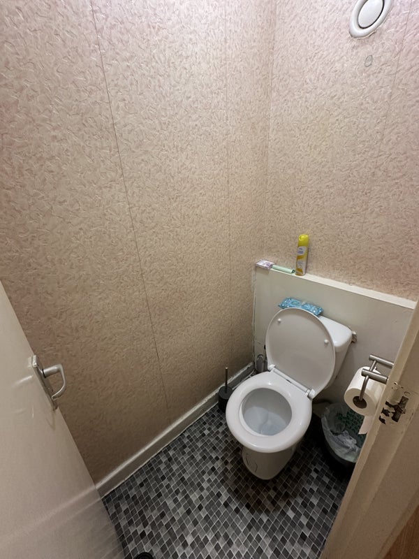 Room Madron Street in Greater London