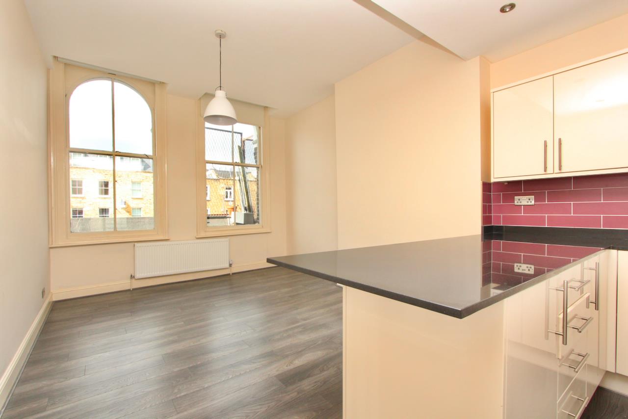 Flat Kingsland Road in Greater London