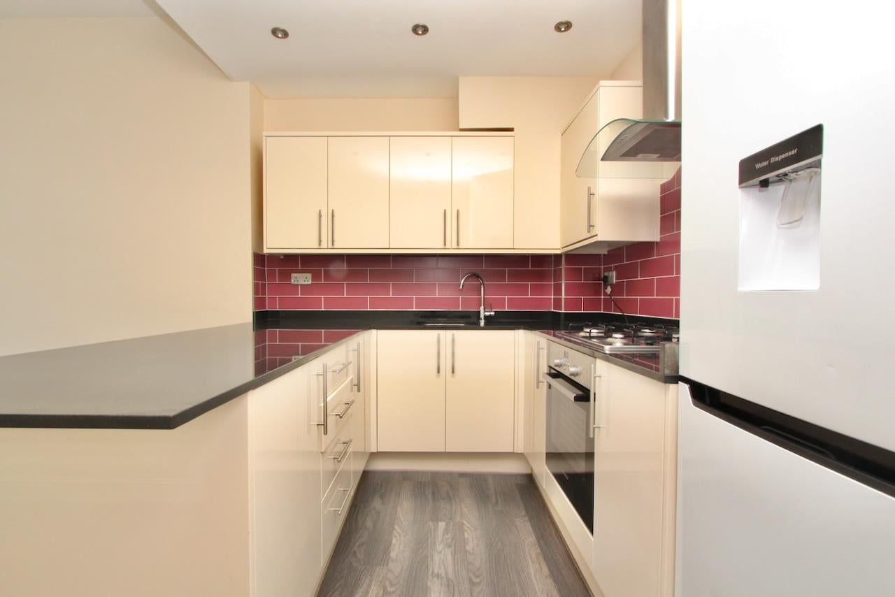 Flat Kingsland Road in Greater London