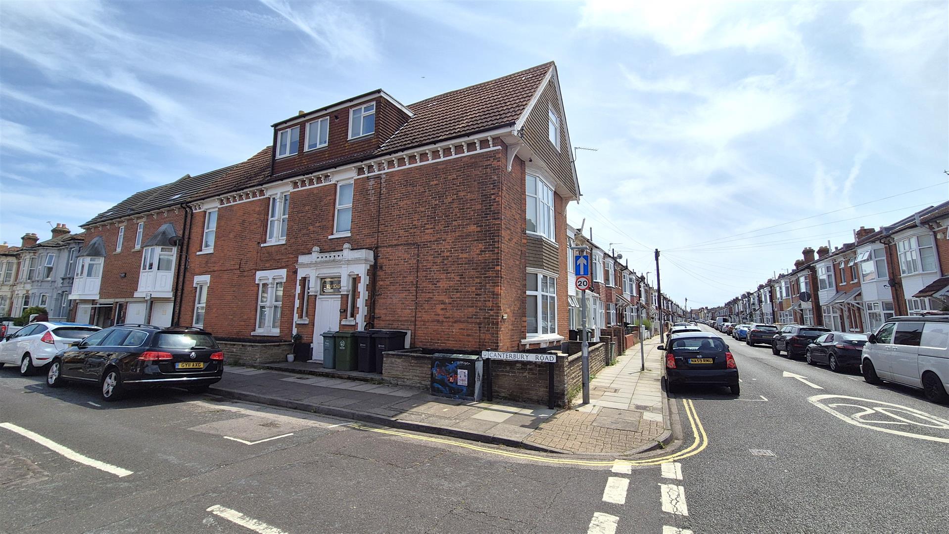 Flat Canterbury Road in Portsmouth
